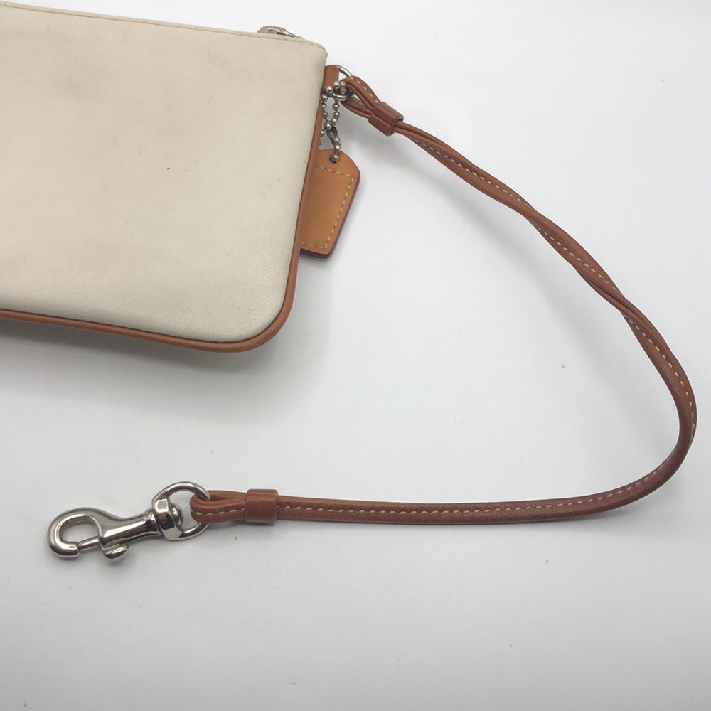 COACH White Saddle Leather Wristlet Buckle Flap Clutch. VTG - Picture 12 of 16